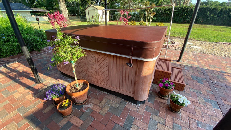 how to clean hot tub cover